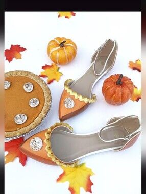 Shoe Bakery Limited Edition Pumpkin Pie Flats, Size 6.5